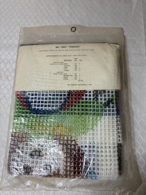 Latch hook Rug Canvas "Friends" - Multicolor